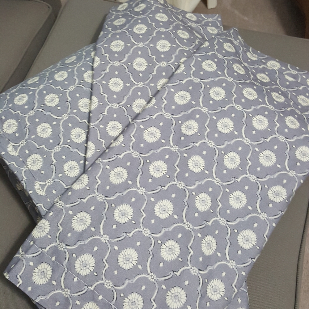 Pottery Barn Trellis King Duvet with Shams